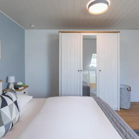 Grachtenlodge דירה *